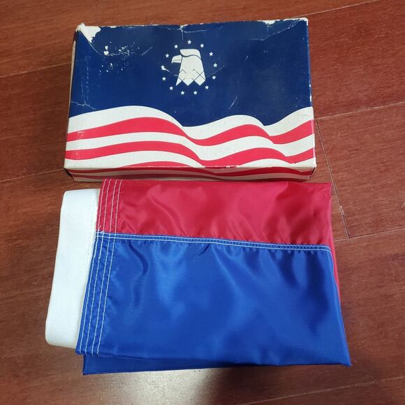 Serbia Civil Flag Annin 3'x2' Nyl-Glo With Original Case And Card Made In USA - Picture 1 of 6